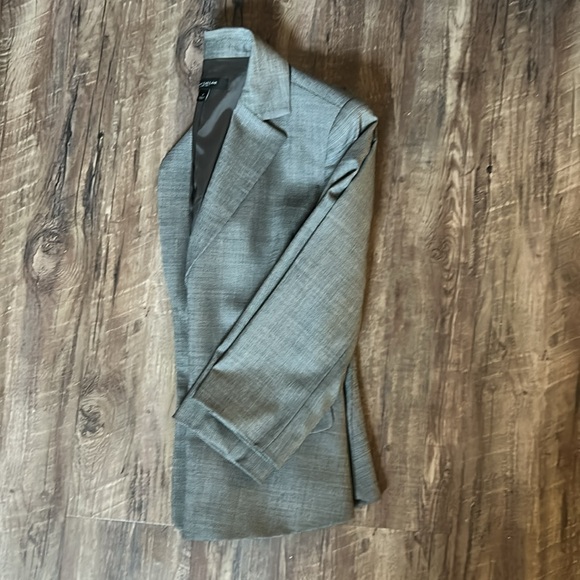 Ann Taylor Blazer in great condition - Picture 5 of 6